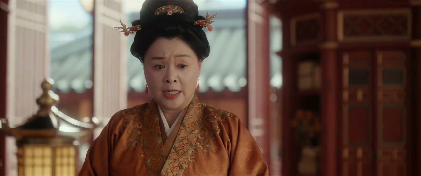 她吓得失魂落魄的