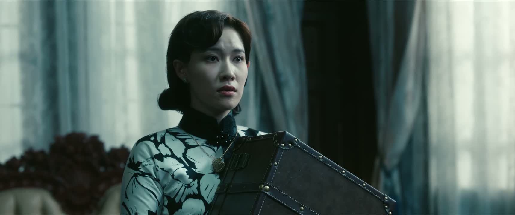让开 你怎么可以推妹妹 我让你让开