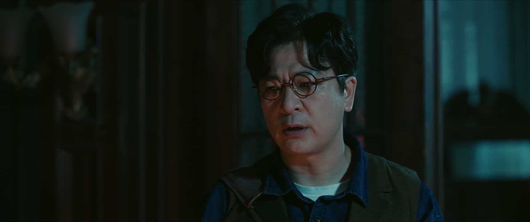 以前的那对兄妹 长得一模一样