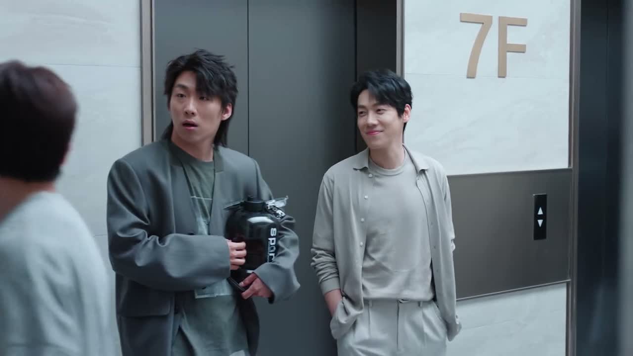 来者是客嘛 熟人不让进 生人让进是吧