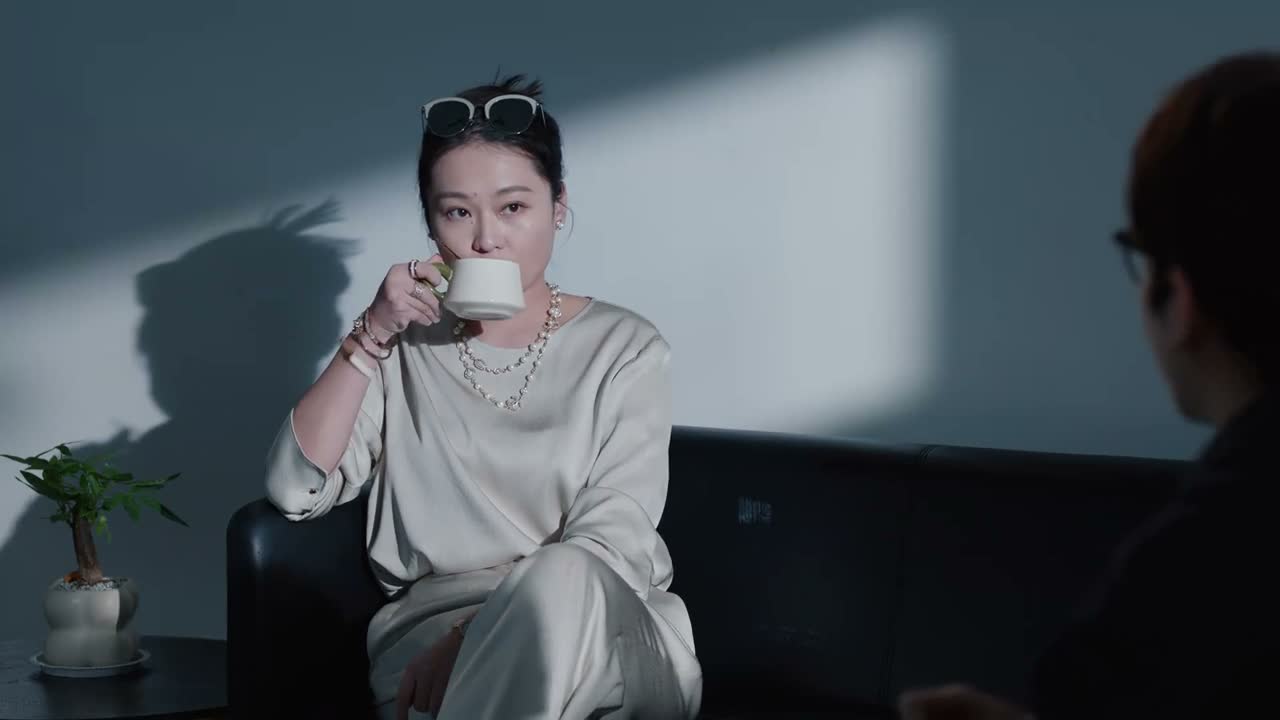 我都知道她姓辛了 肯定不是外人