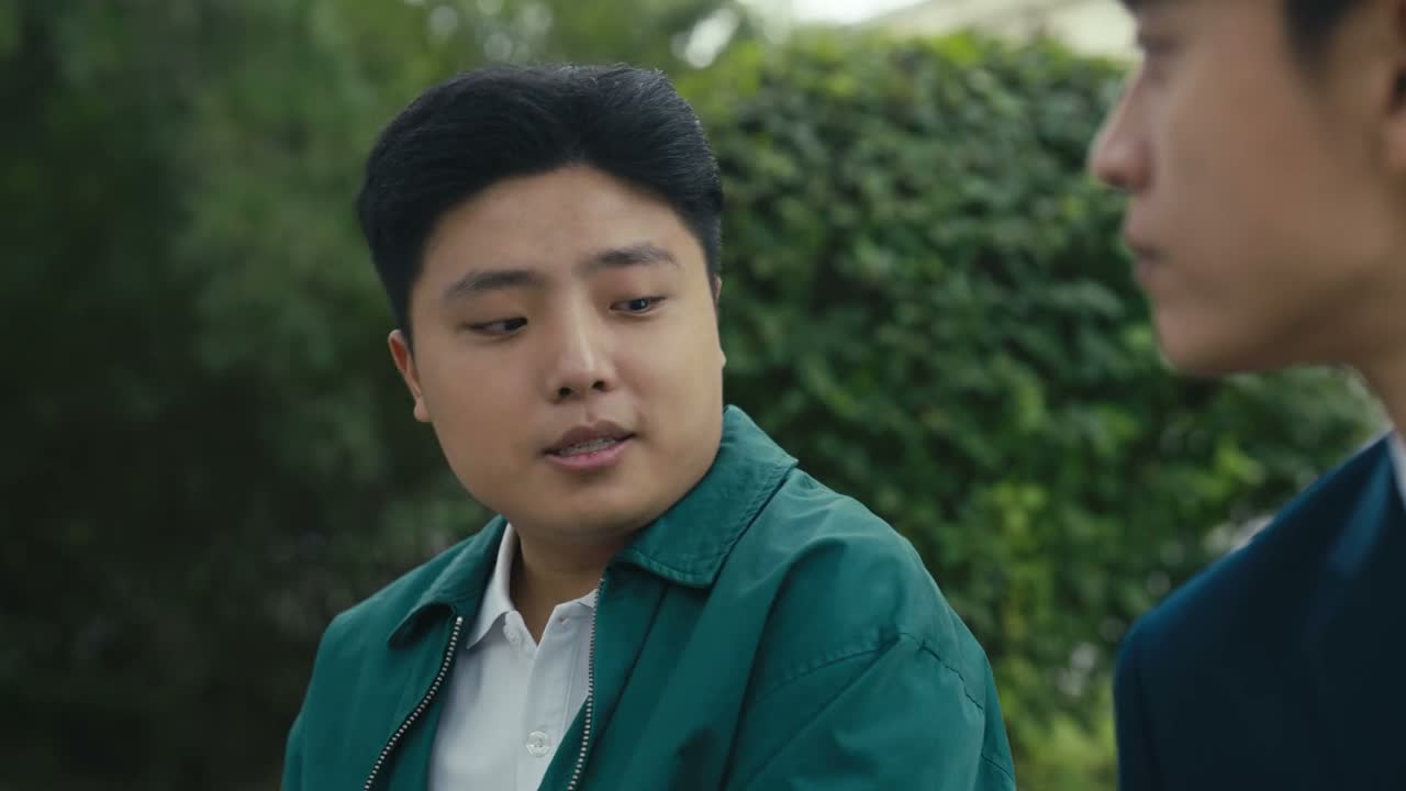你怎么样啊 穿得西装革履的