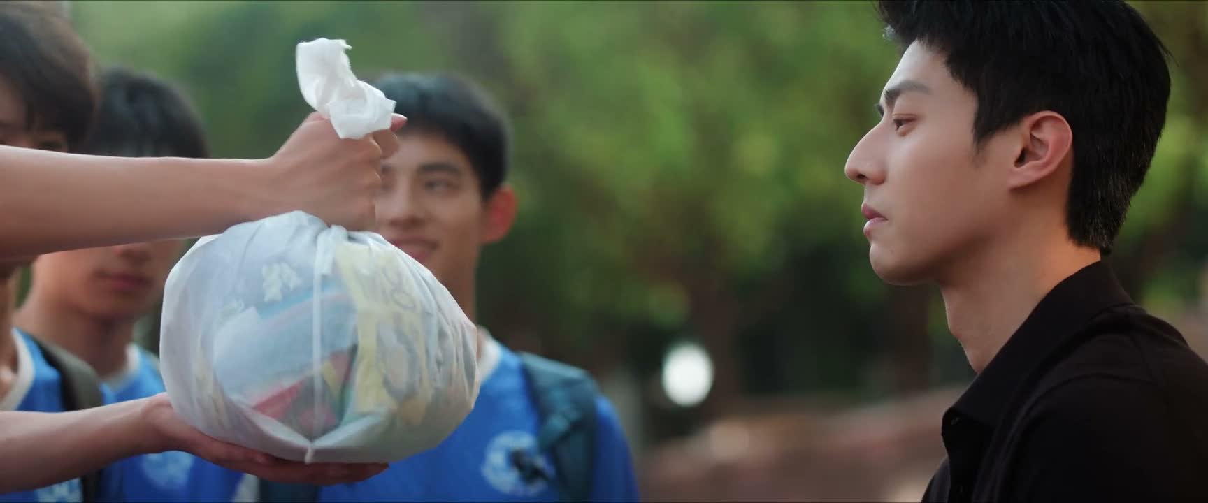 对不起啊 昨天说话声有点大 给你赔罪了