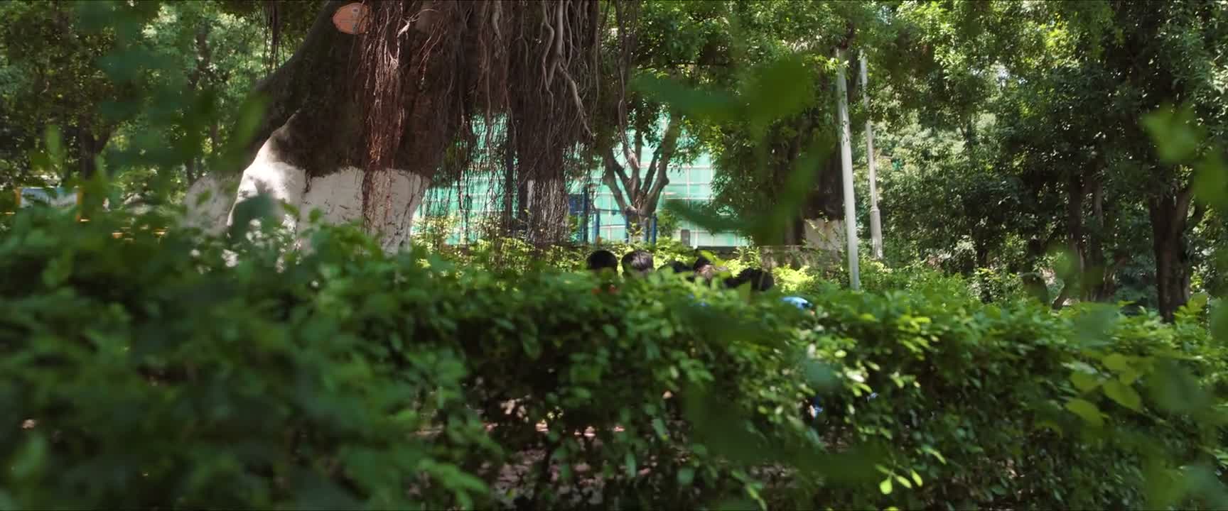 用这个能行吗 手别抖啊 你换一个细的