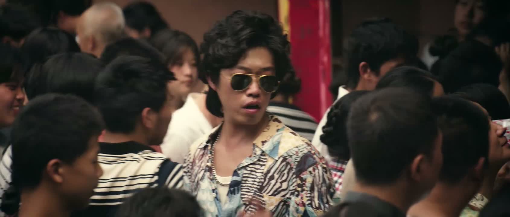 站队的 走过的 路过的