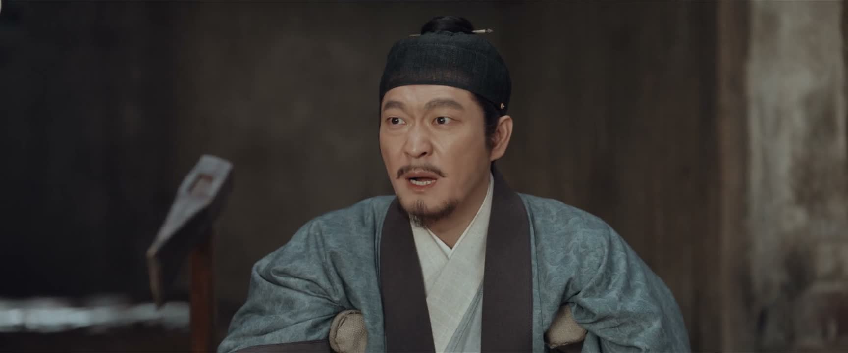 你们敢过来 我就劈死你们