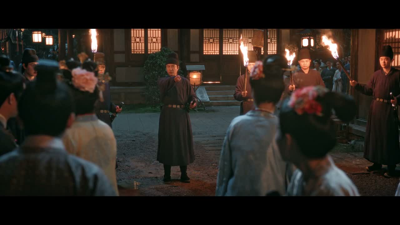 都给我抓回去 且慢