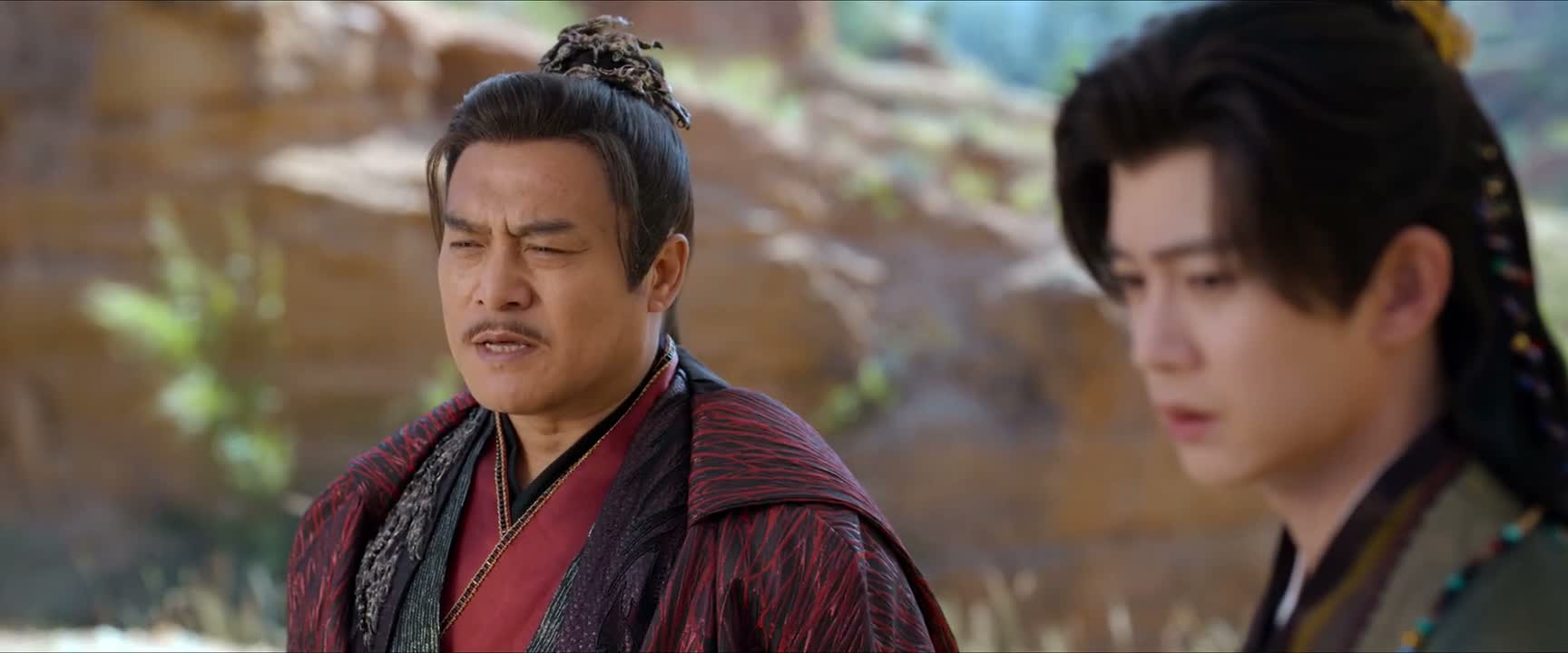 连同这把刀一起埋了