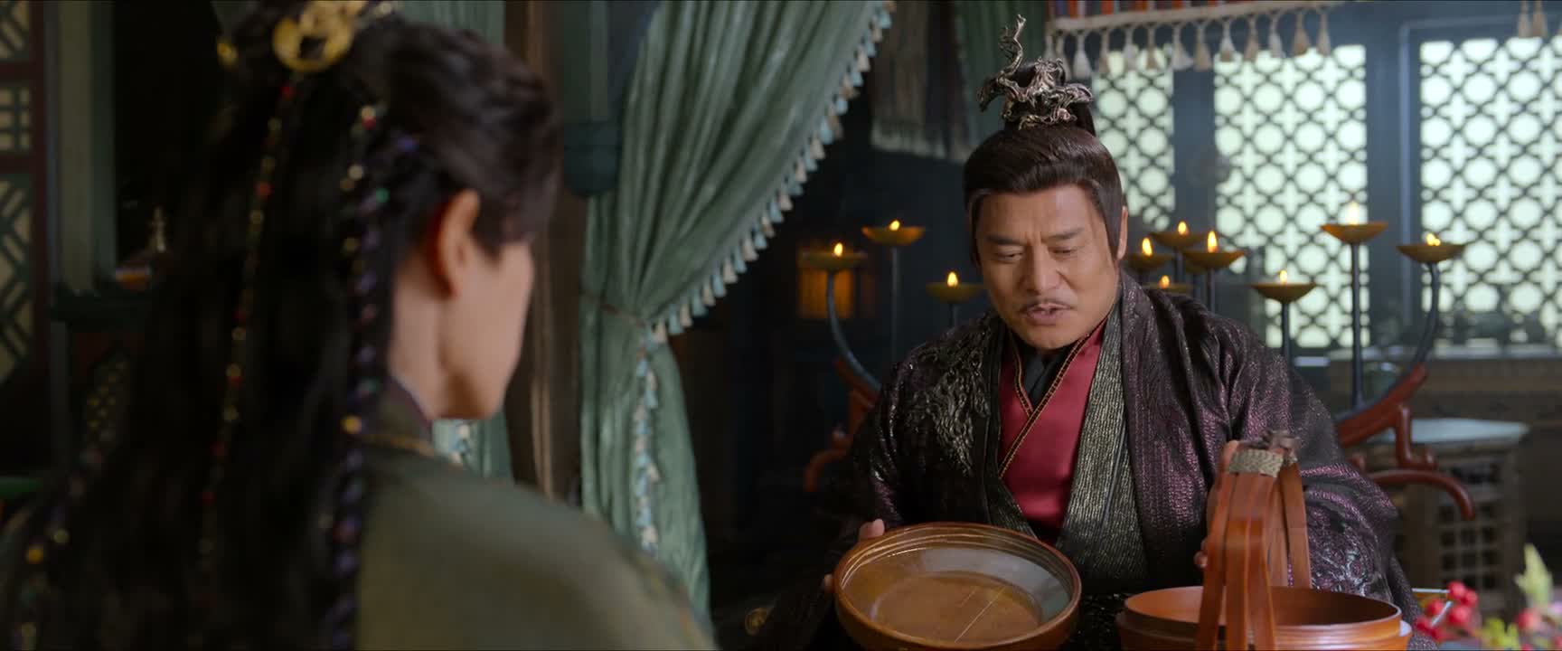在双壁之间的夹缝当中