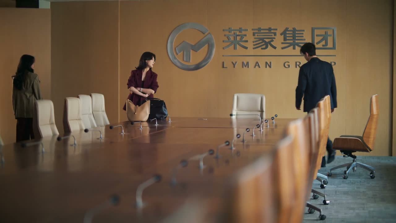 要不再等等吧 万一是因为什么事情耽误了呢