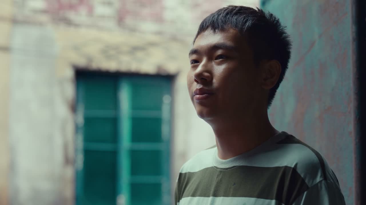 不管厂里边哪个孩子他都会管的
