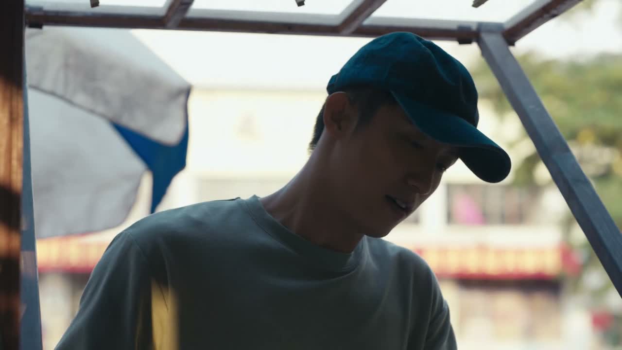 再说了现在是我给他家打工