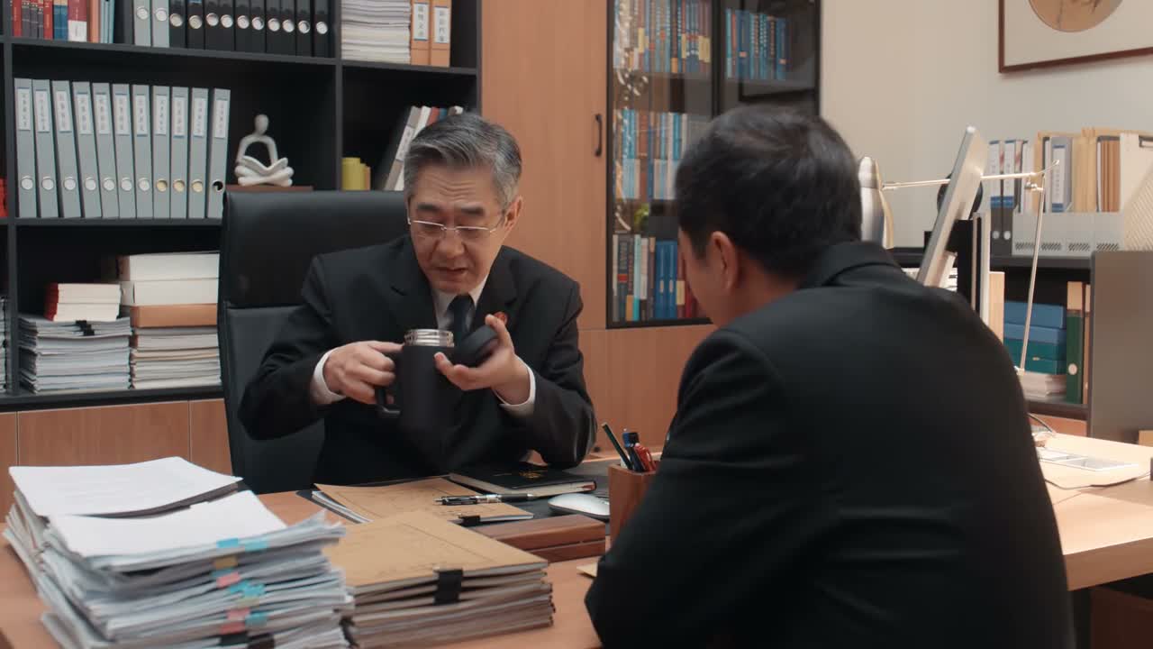 该请假的时候肯定跟您张嘴