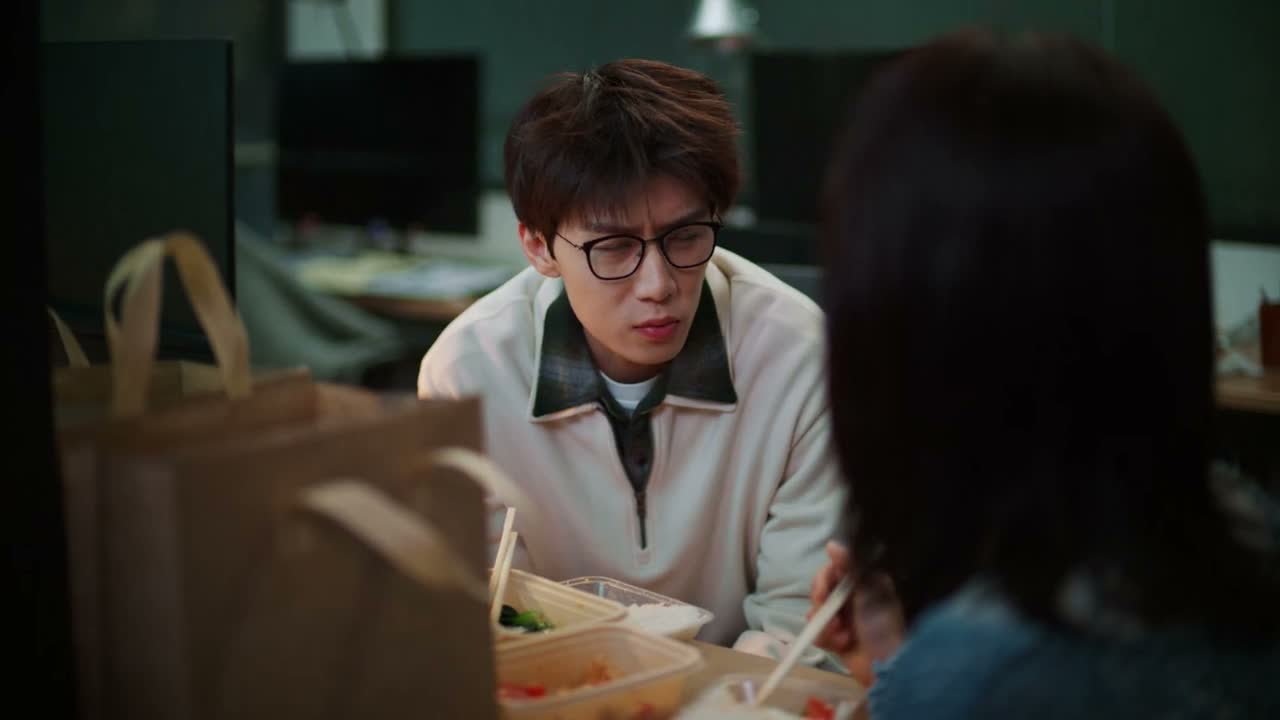 他对那个剧本杀 感兴趣得不得了