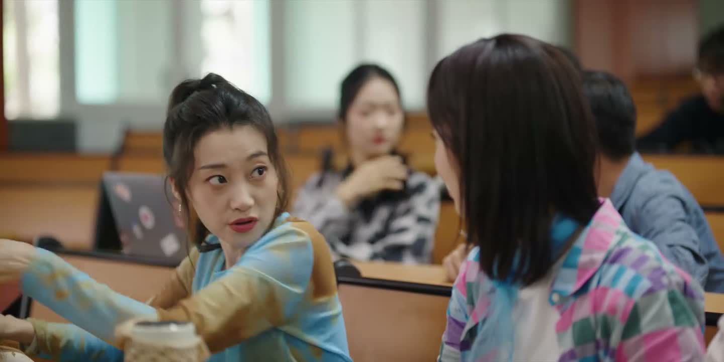 所以最后一排好摸鱼啊