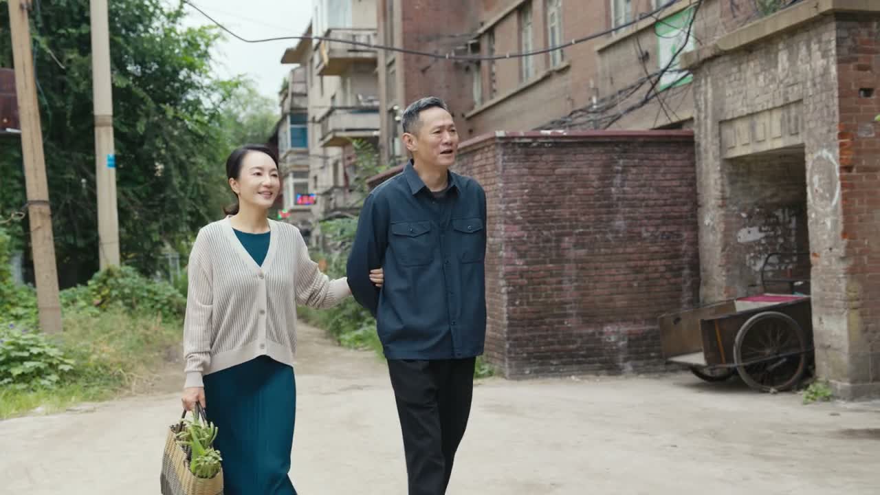 这老远就听你嚷嚷