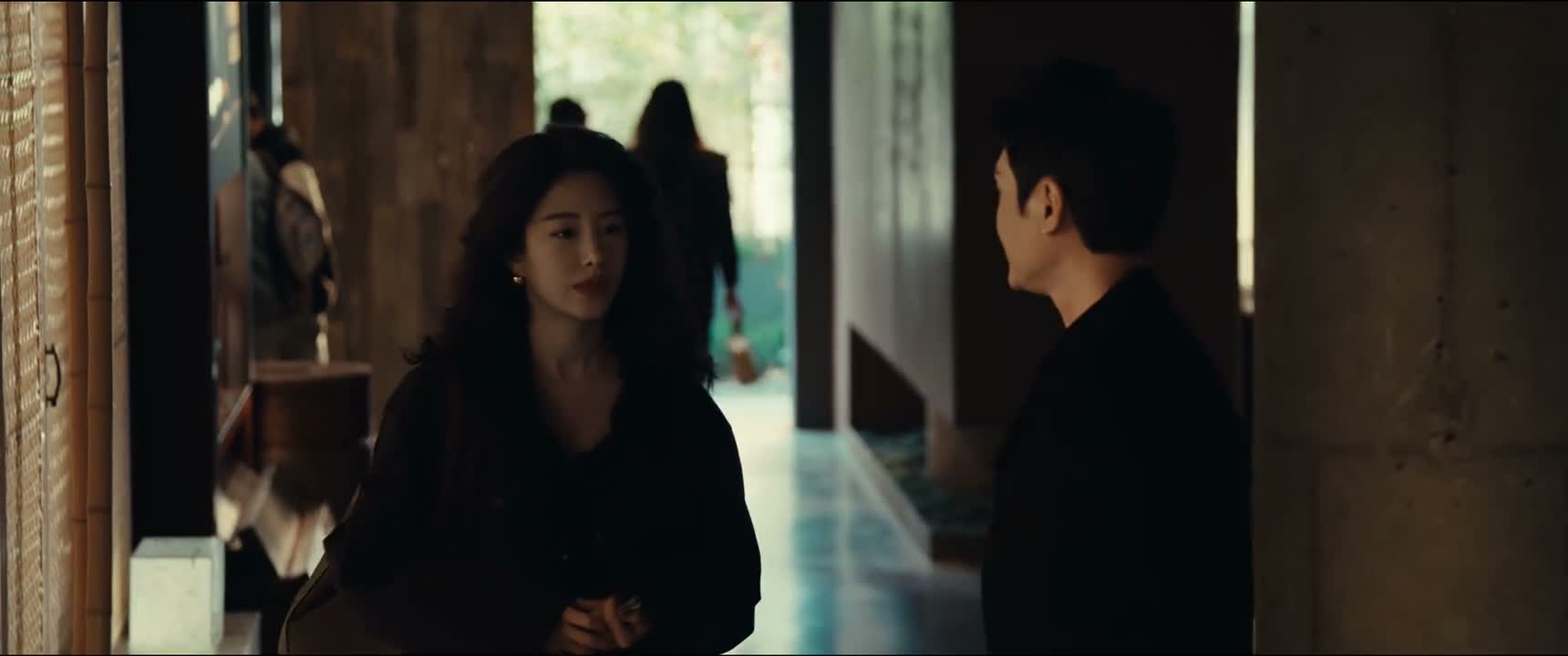 我今天就不吃饭了 我跟你喝一杯