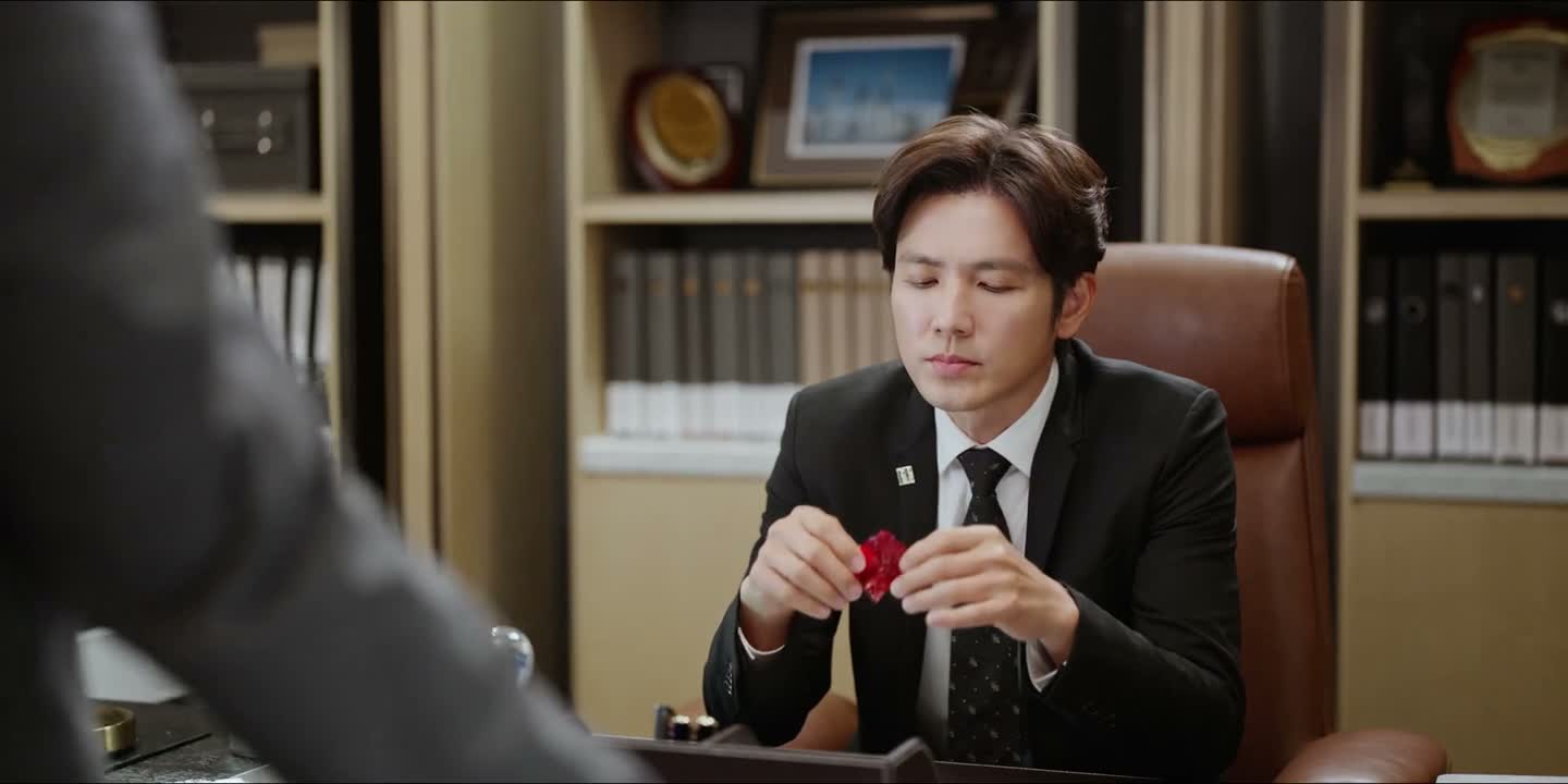 要不然就陆晓妍算了