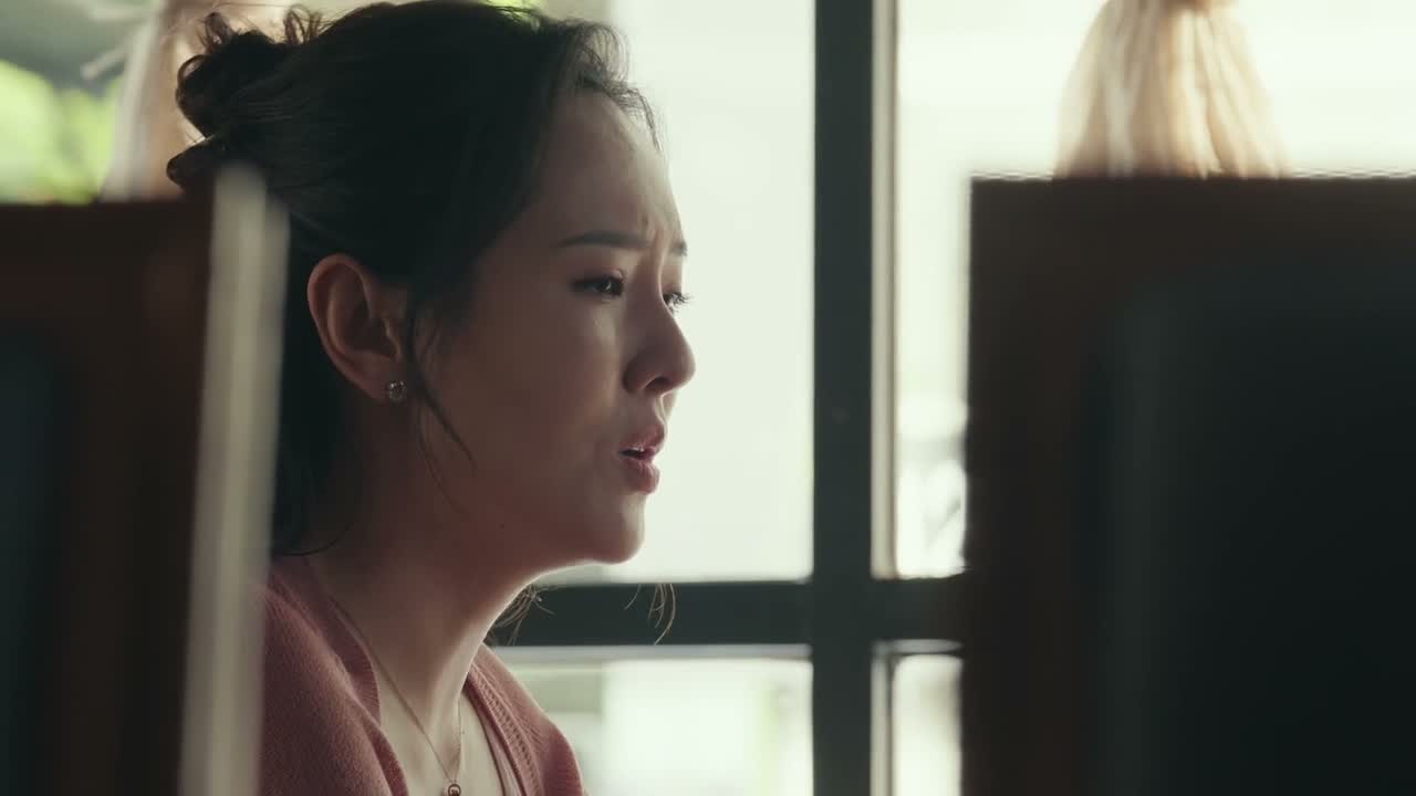 这种疑神疑鬼的状态