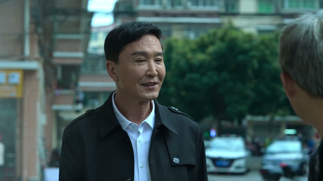 真够巧的 二位领导
