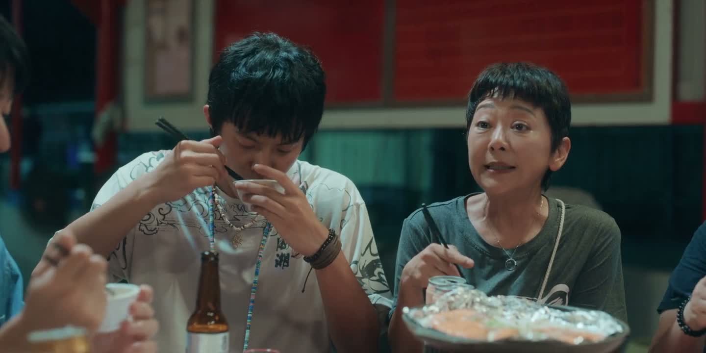 你们家今天那个小帮手没有来喔