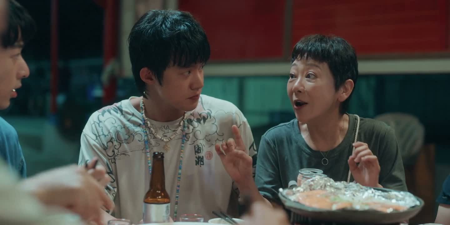 然后他真的很帅