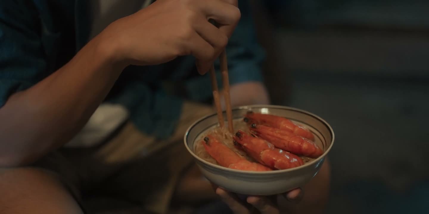 我爸才会煮蒜虾河粉给我吃