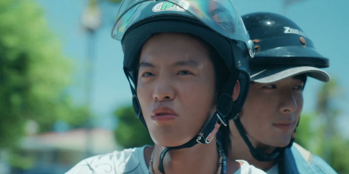 我只会窝在那小小的房间打电动