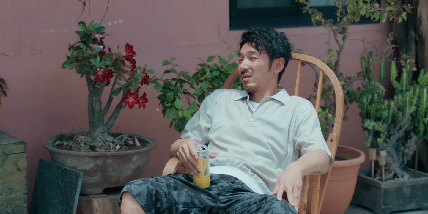 一回来就摆张臭脸