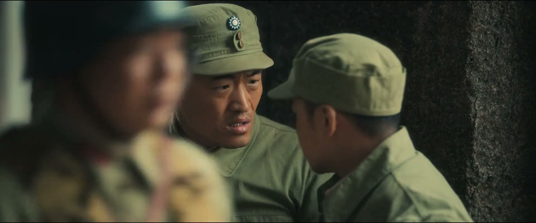 当官的 肯定都到新长官跟前 站规矩去了
