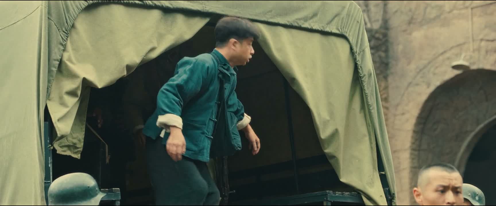 下来 长官 你给我滚
