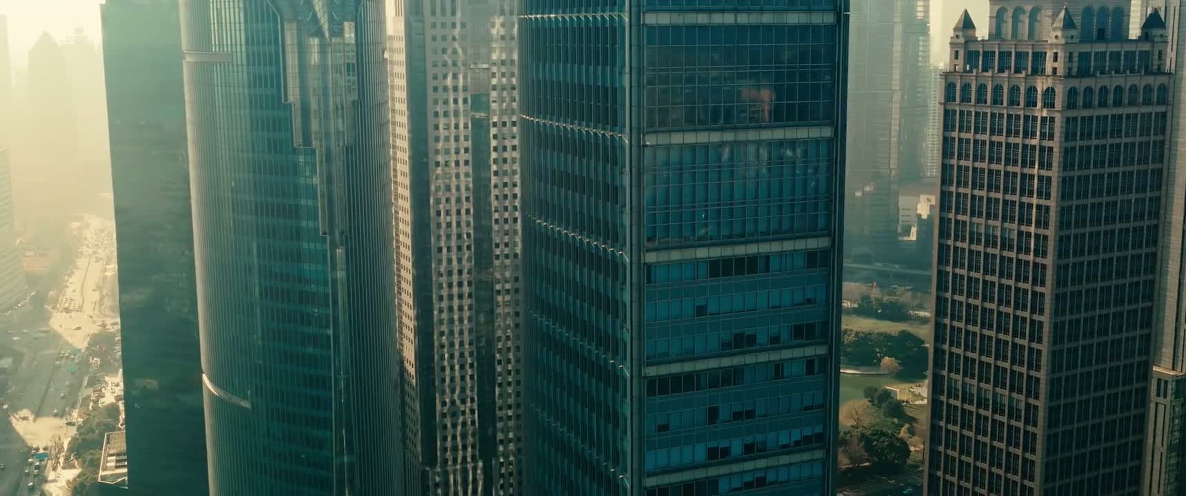 亲爱的朋友们 现在让我们掌声有请