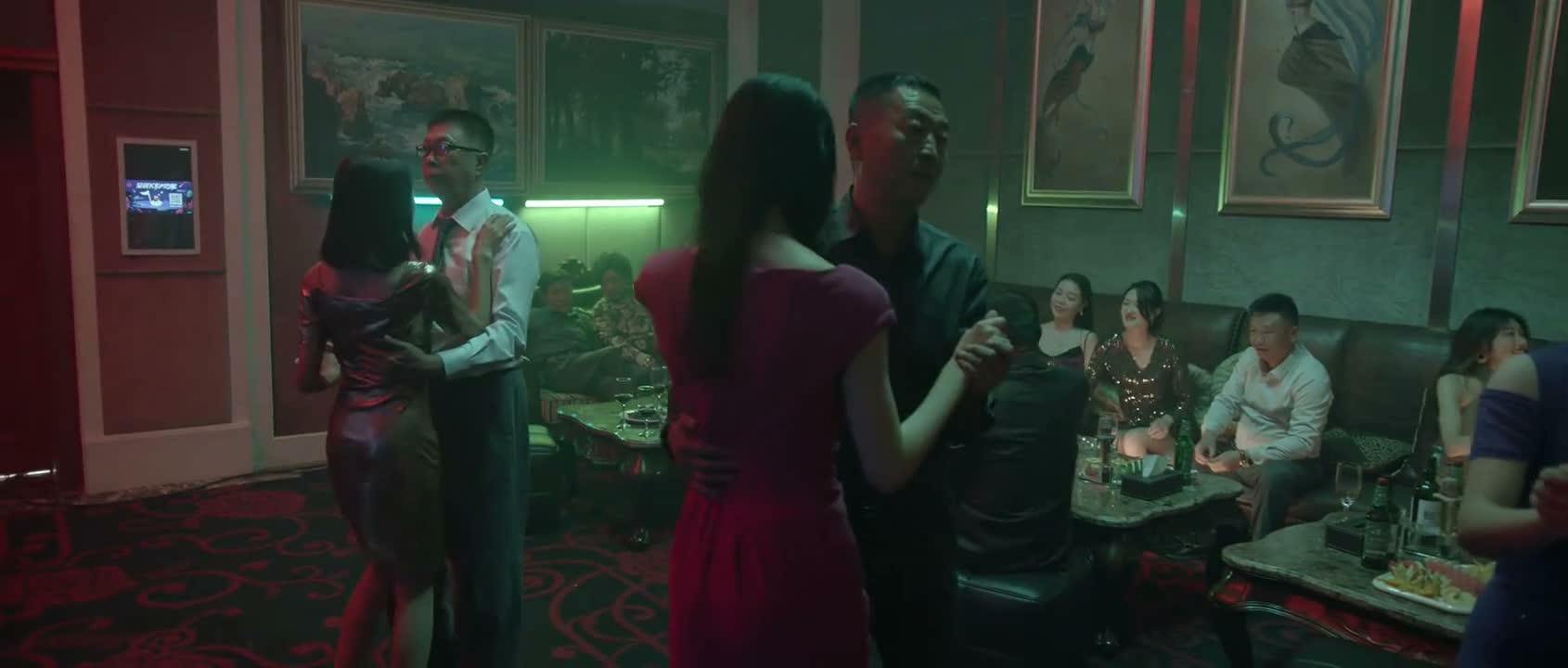 都至少来了一个人