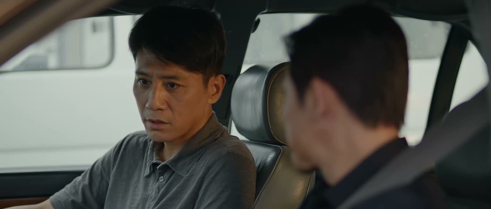老爷子现在还在医院躺着呢