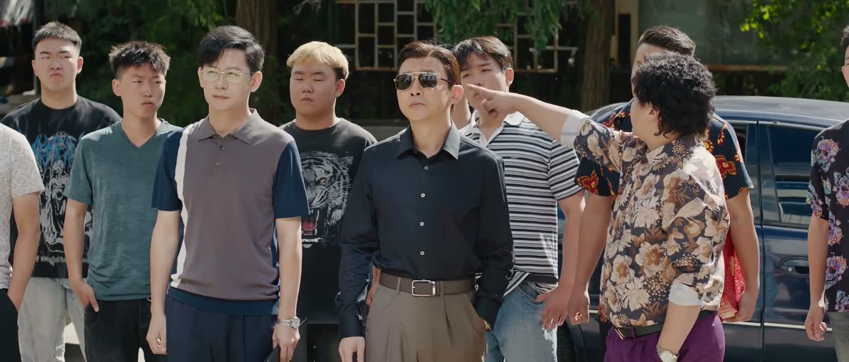 你们几个把后门给我看好了