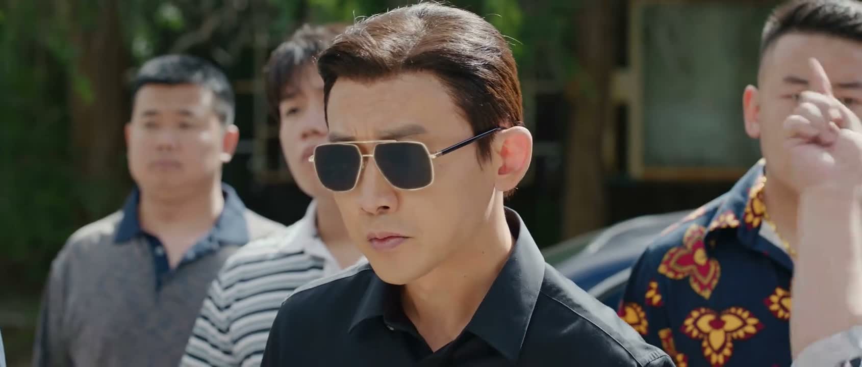 剩下的人跟广哥走