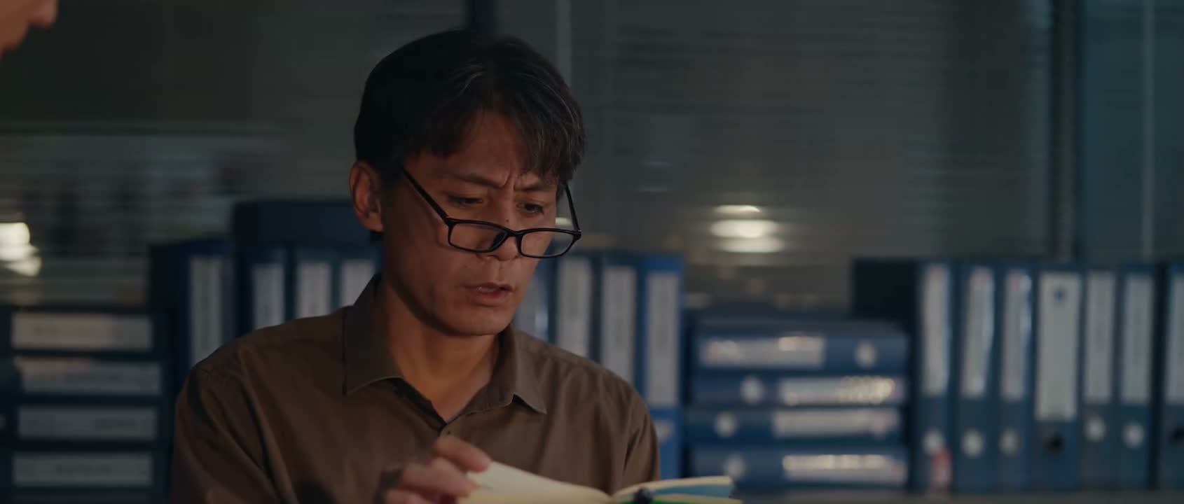 是一个住在信用社附近的小女孩