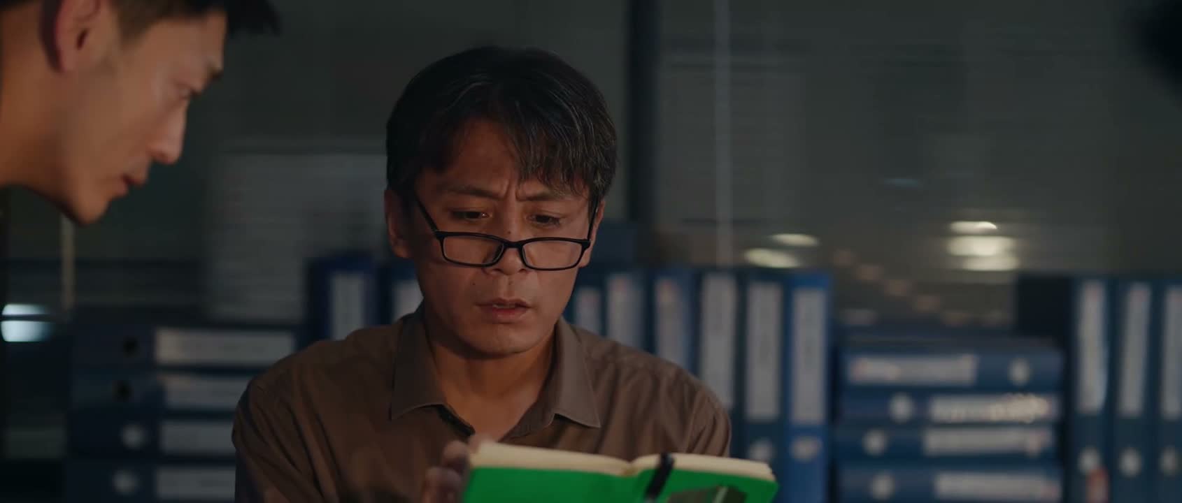 她看到了劫匪离开