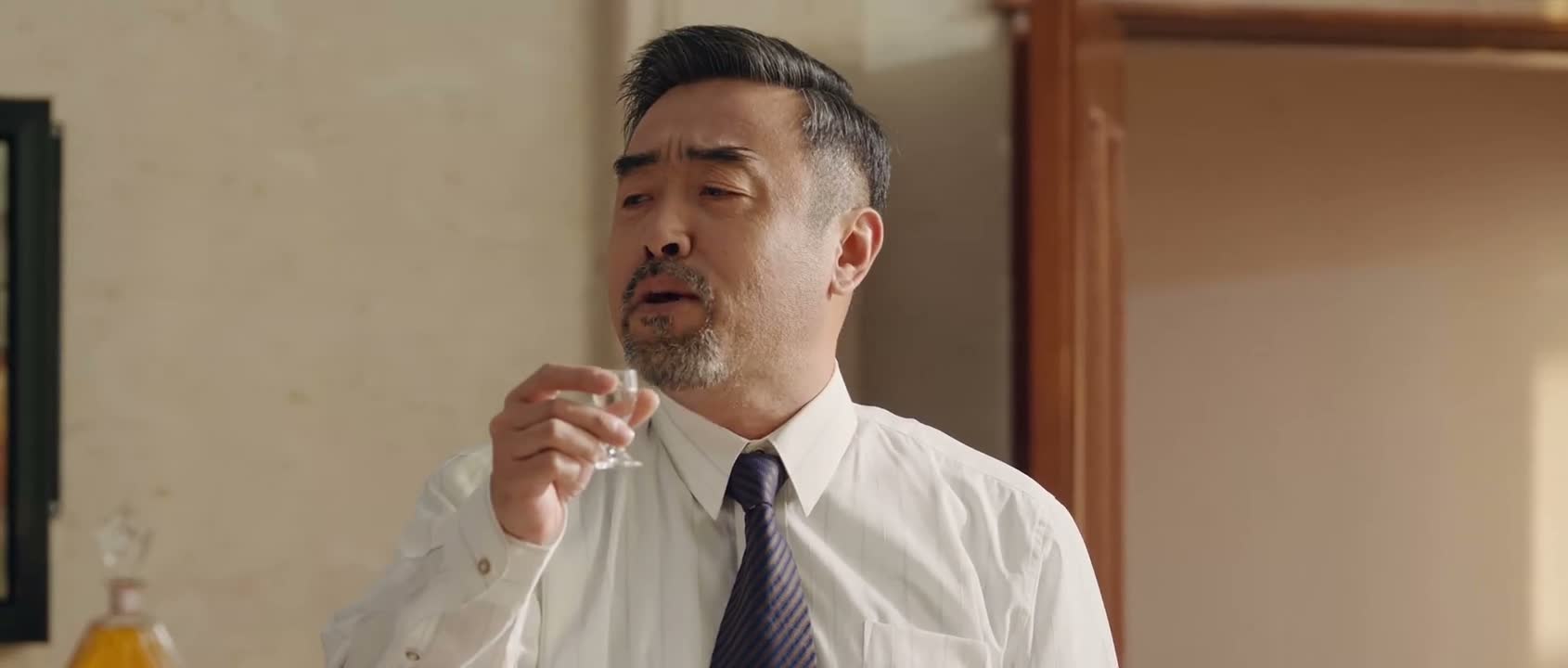 咱们共同喝一杯