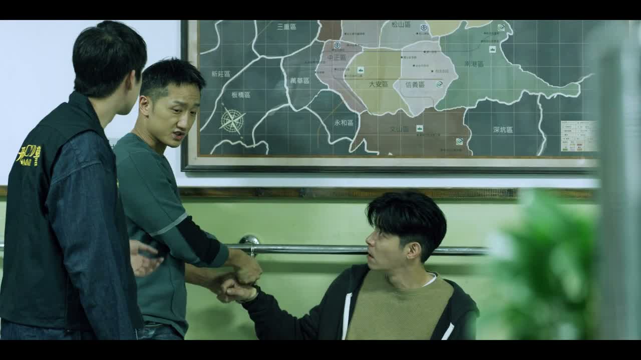 把他东西拿给他