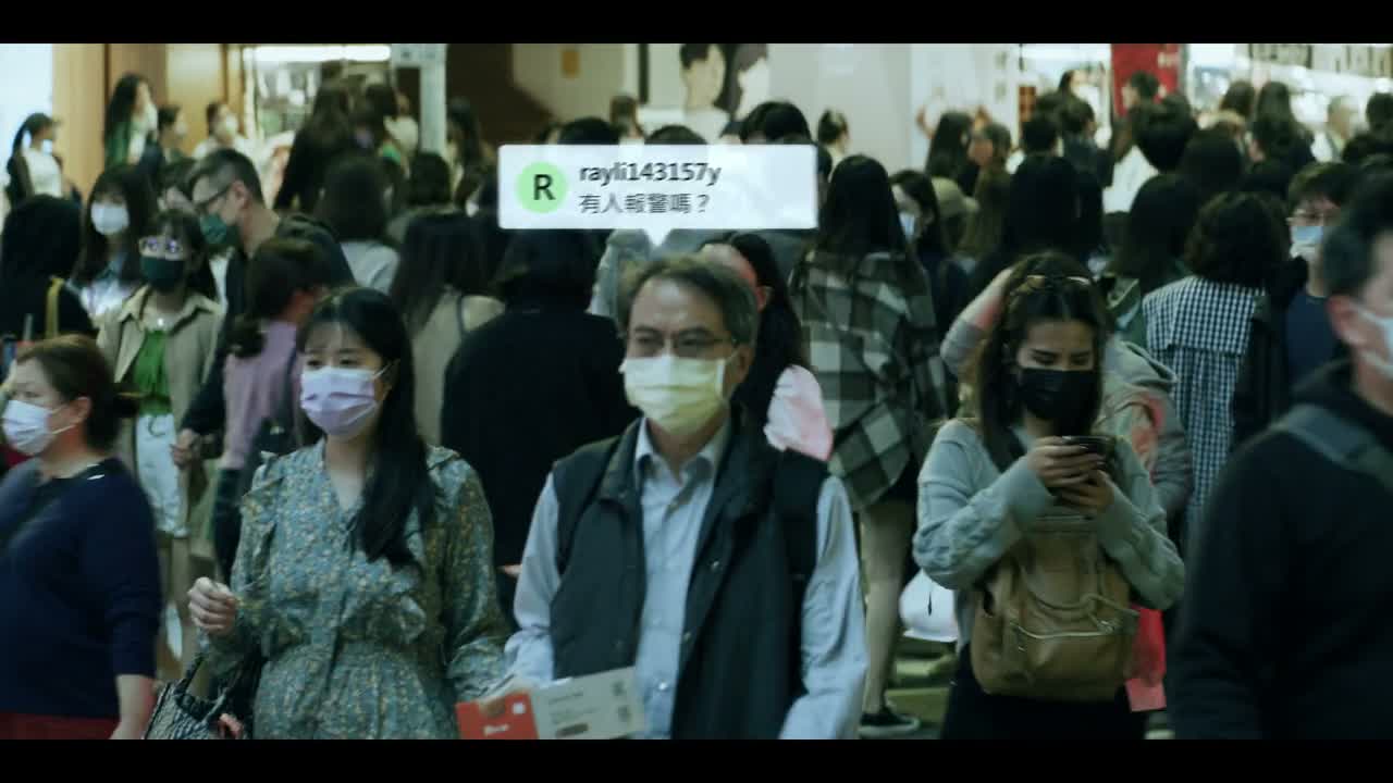 - 有人报警吗? - 他自己就是警察