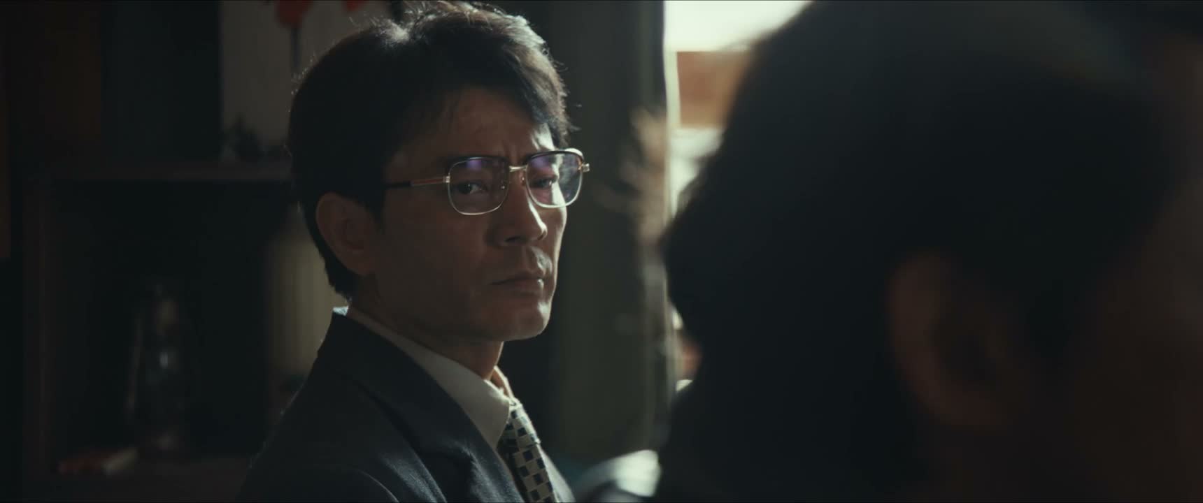 这些无声的尸骨 在告诉我