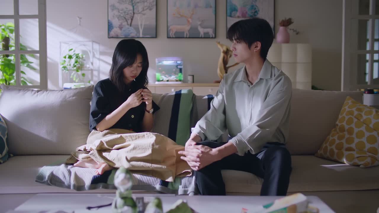 他就随手拿起来一看