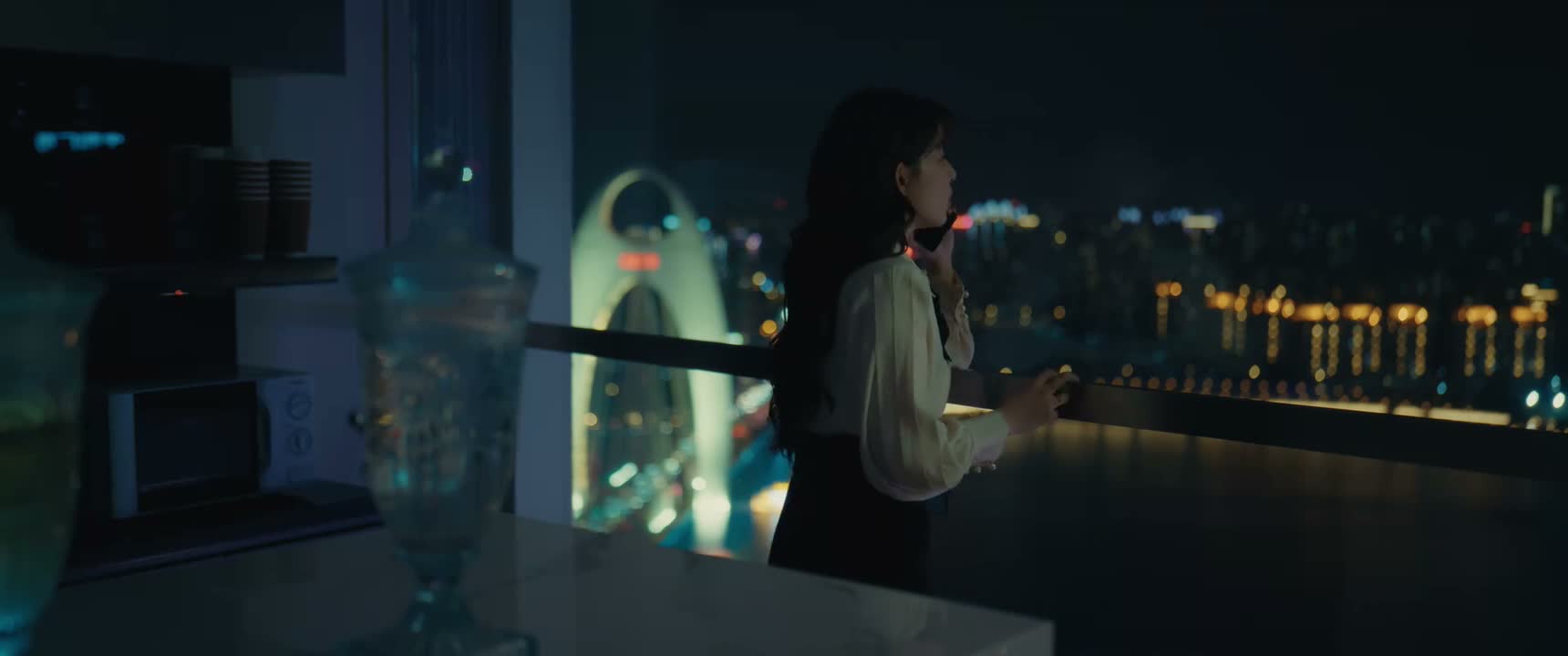 先不说了 我等下还要开会呢