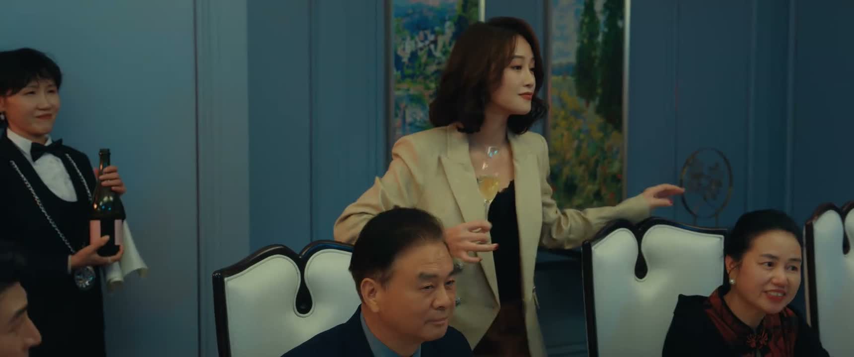 这个吃螃蟹 讲究喝黄酒啊