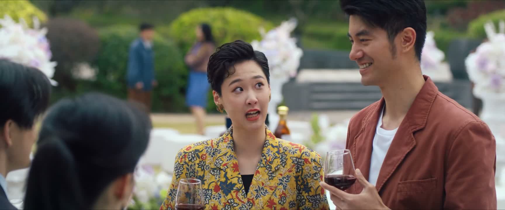 吃你们的喜糖喽 干杯 好