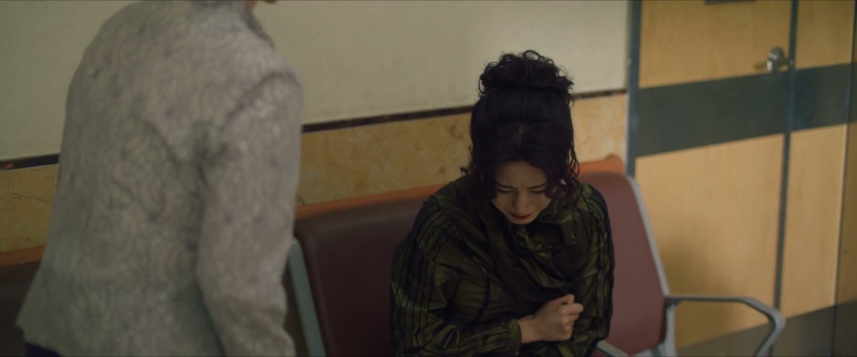 你把话讲完了再哭