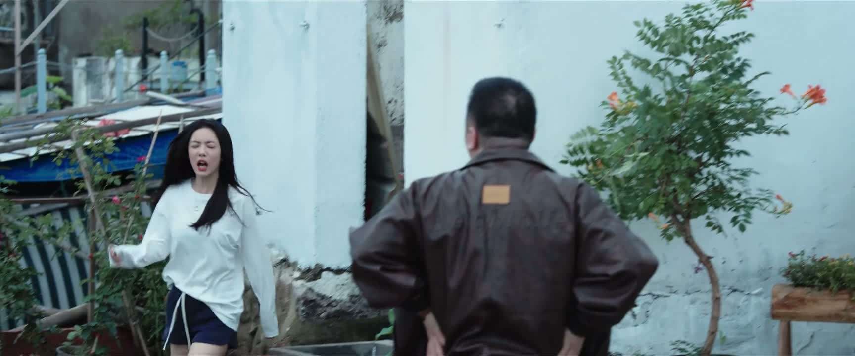 你都吵着我睡觉了 大早上干吗呢