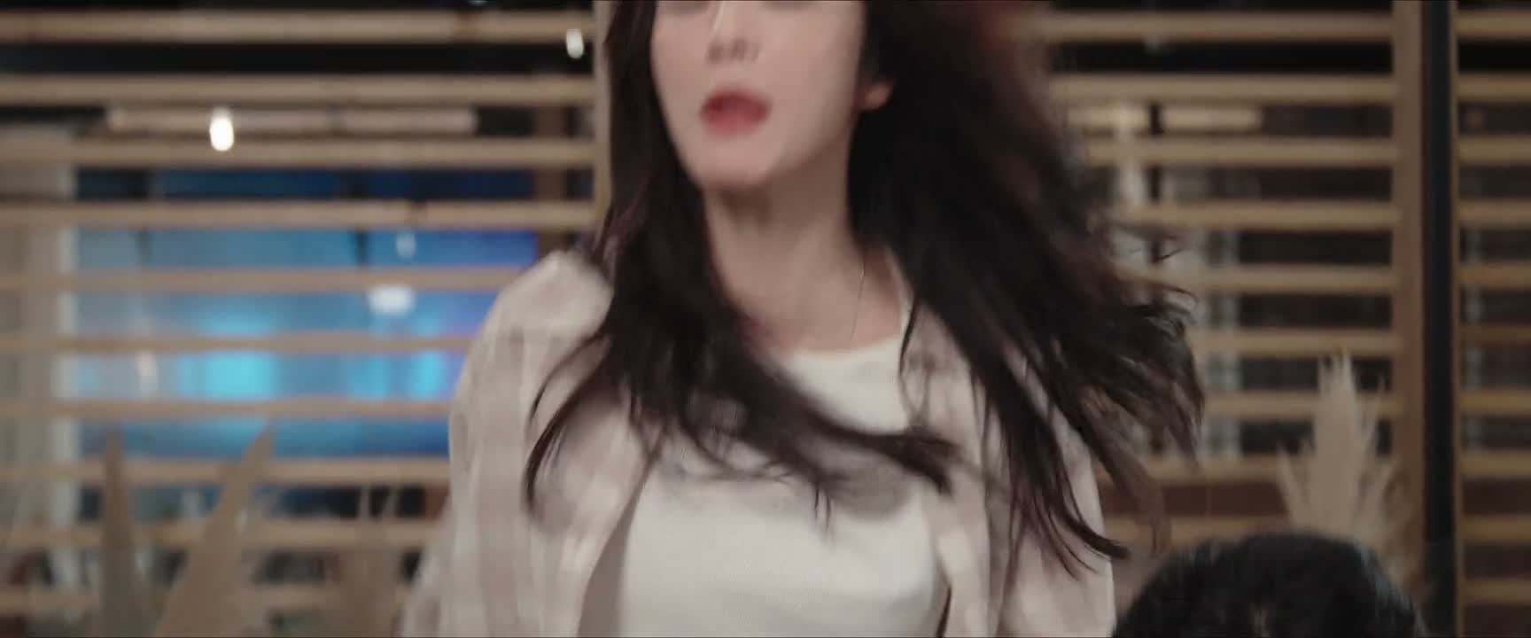 你手能不能别指了 你是不是有病啊 严斌