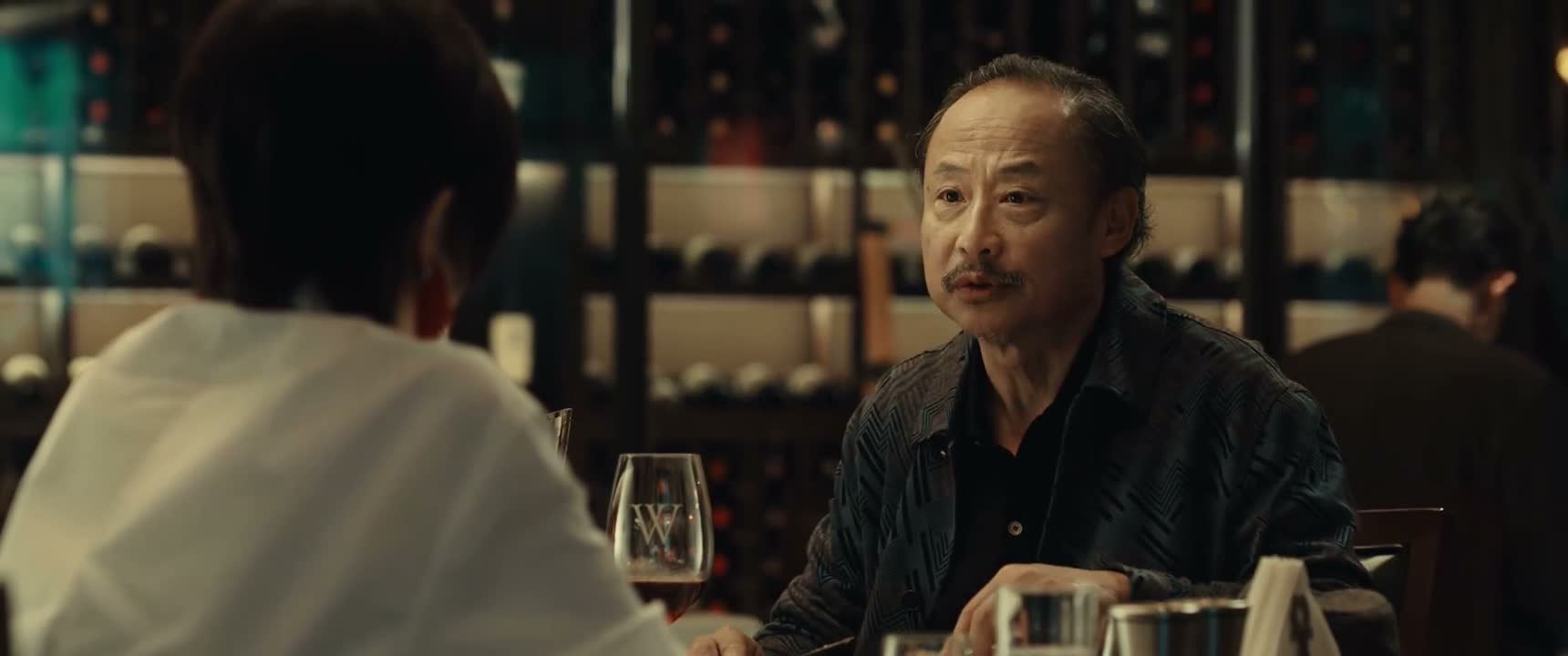 女朋友不肯陪我喝酒嘛 我就不去想它了呀